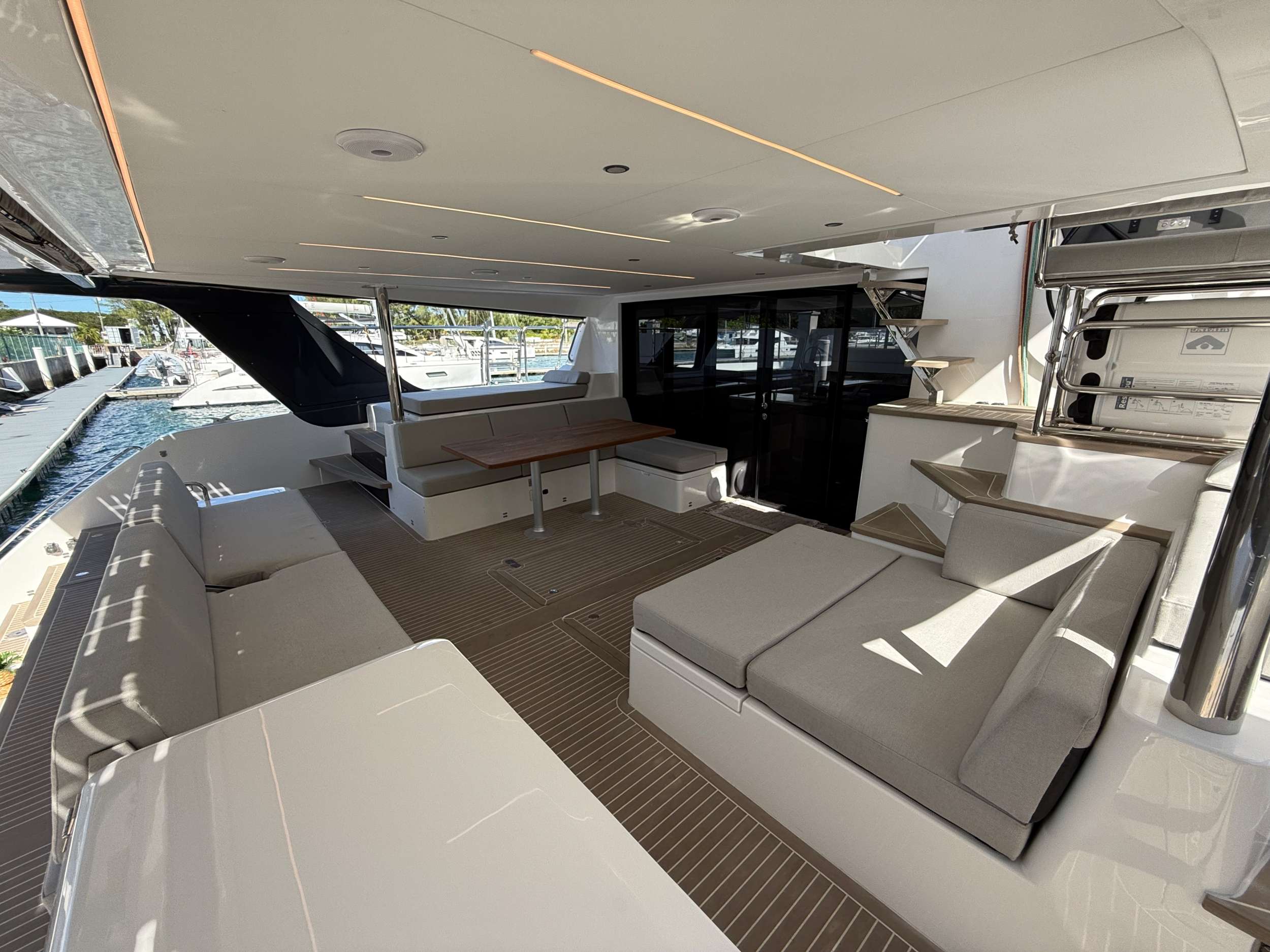 FLYING WHALE Xquisite Sixty Solar Sail - aft deck