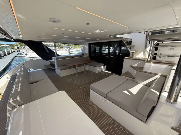 FLYING WHALE Xquisite Sixty Solar Sail - aft deck FLYING WHALE Xquisite Sixty Solar Sail - aft deck