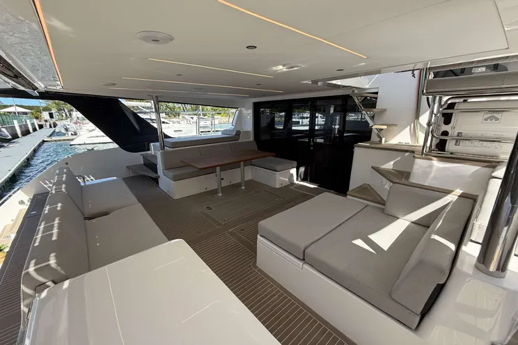 Charter Yacht FLYING WHALE - Xquisite Sixty Solar Sail - 2 Cabins - Nassau - Exumas - Bahamas