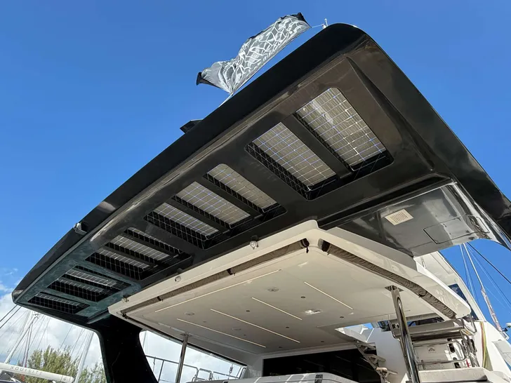 FLYING WHALE Xquisite Sixty Solar Sail - solar panels FLYING WHALE Xquisite Sixty Solar Sail - solar panels