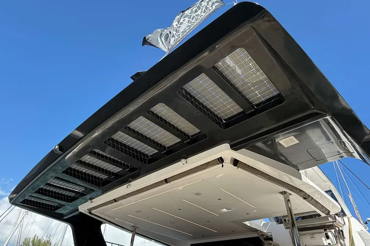 Charter Yacht FLYING WHALE - Xquisite Sixty Solar Sail - 2 Cabins - Nassau - Exumas - Bahamas