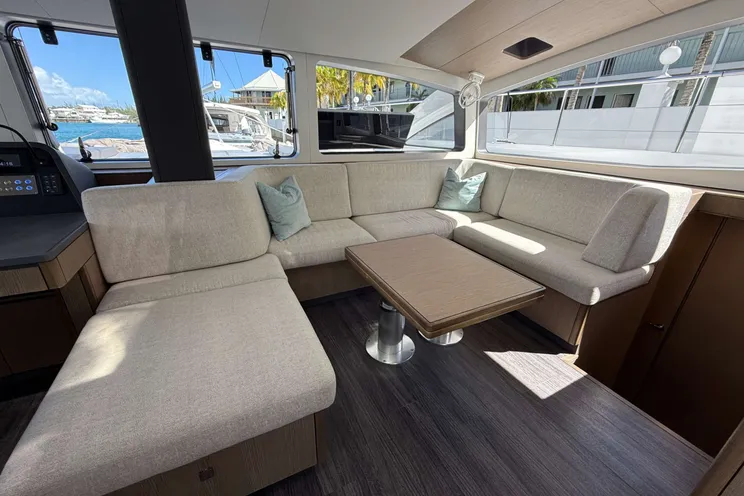 Charter Yacht FLYING WHALE - Xquisite Sixty Solar Sail - 2 Cabins - Nassau - Exumas - Bahamas