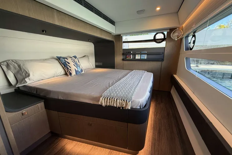 Charter Yacht FLYING WHALE - Xquisite Sixty Solar Sail - 2 Cabins - Nassau - Exumas - Bahamas