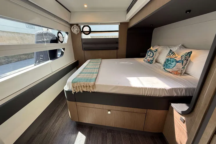 Charter Yacht FLYING WHALE - Xquisite Sixty Solar Sail - 2 Cabins - Nassau - Exumas - Bahamas