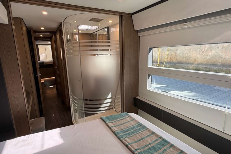 Charter Yacht FLYING WHALE - Xquisite Sixty Solar Sail - 2 Cabins - Nassau - Exumas - Bahamas