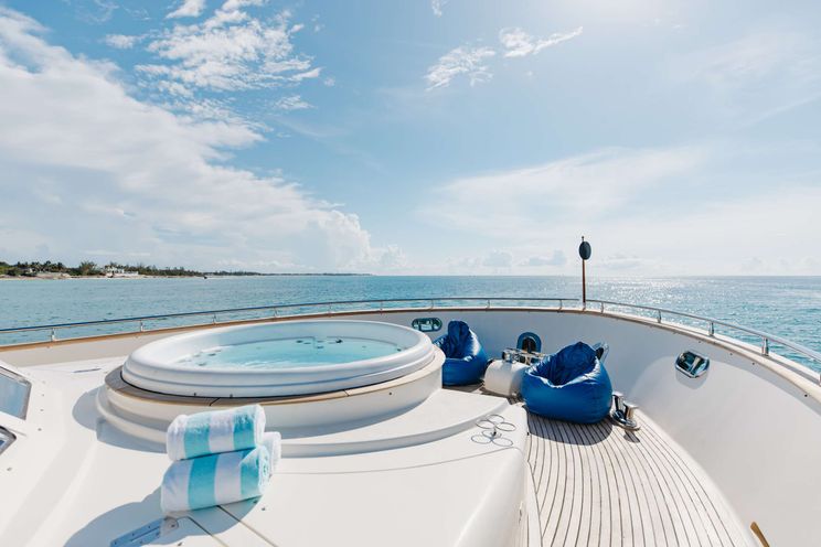 Charter Yacht AURELIA - President 87 - 4 Cabins - Nassau - Exumas - Bahamas