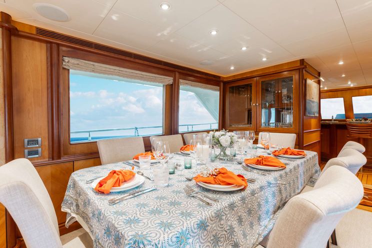 Charter Yacht AURELIA - President 87 - 4 Cabins - Nassau - Exumas - Bahamas