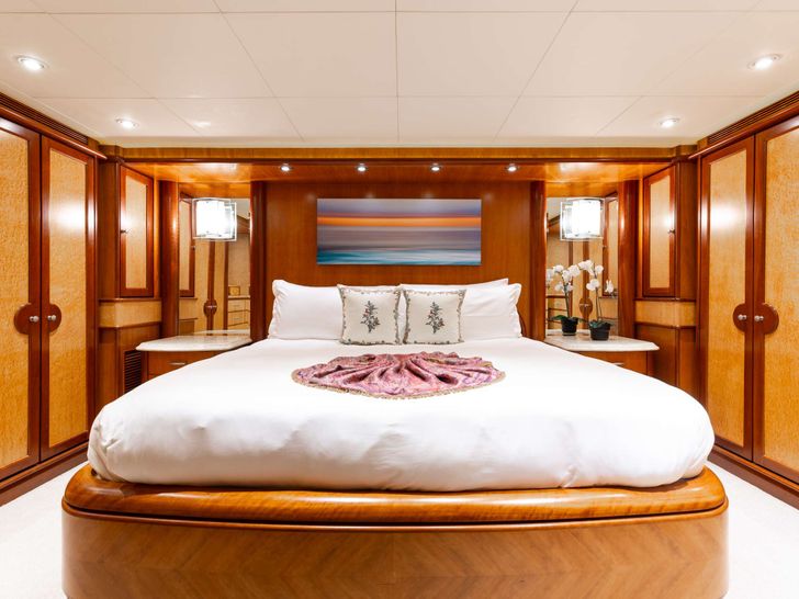 AURELIA President 87 - master cabin AURELIA President 87 - master cabin