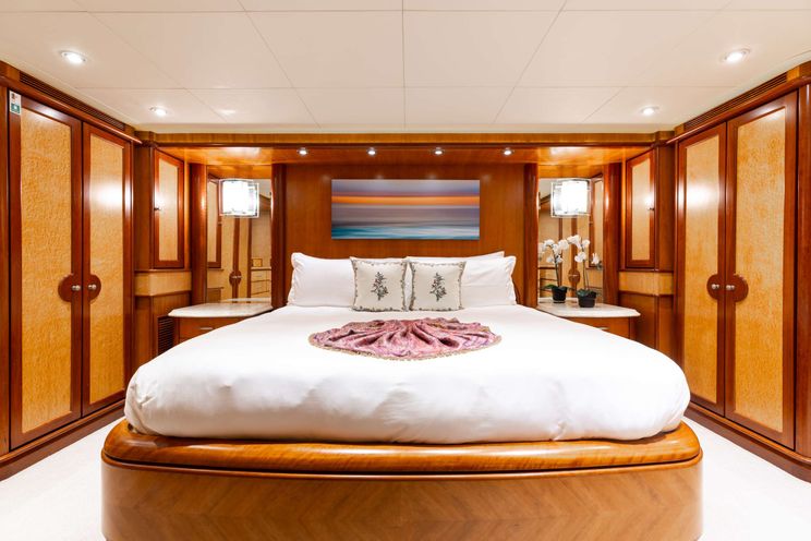 Charter Yacht AURELIA - President 87 - 4 Cabins - Nassau - Exumas - Bahamas