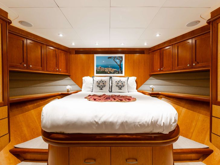 AURELIA President 87 - VIP cabin AURELIA President 87 - VIP cabin