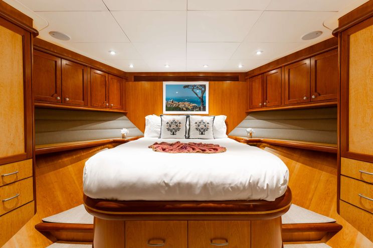 Charter Yacht AURELIA - President 87 - 4 Cabins - Nassau - Exumas - Bahamas