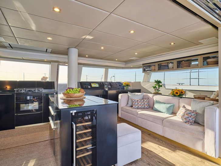 ADARA Sunreef 50 - saloon ADARA Sunreef 50 - saloon