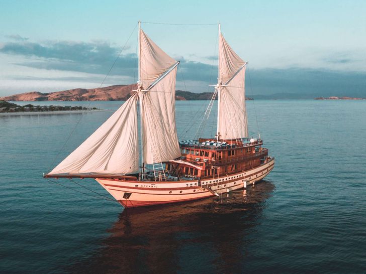 THE MAJ OCEANIC Phinisi 47m - profile THE MAJ OCEANIC Phinisi 47m - profile