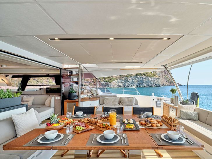 Aft Deck - Dining Area Aft Deck - Dining Area