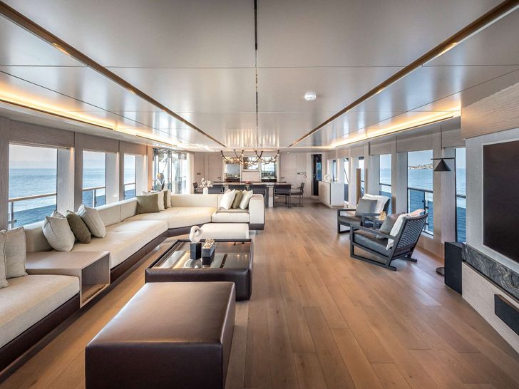 ROCKIT Numarine 37 XP - main saloon ROCKIT Numarine 37 XP - main saloon