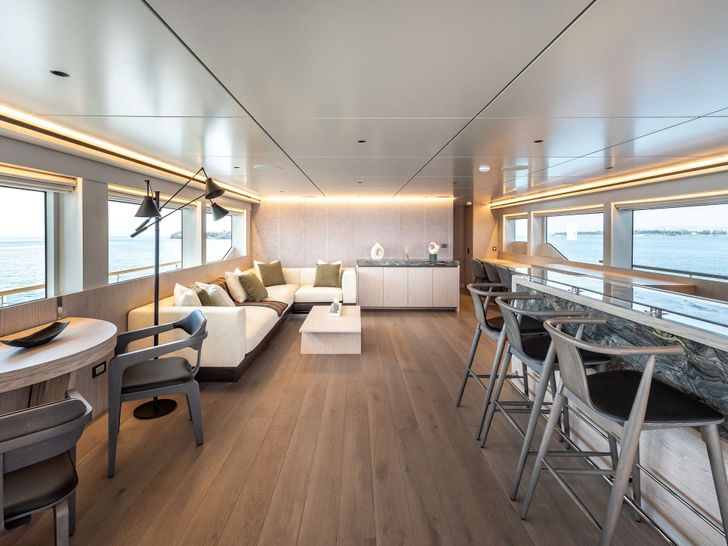 ROCKIT Numarine 37 XP - sky lounge wide shot ROCKIT Numarine 37 XP - sky lounge wide shot