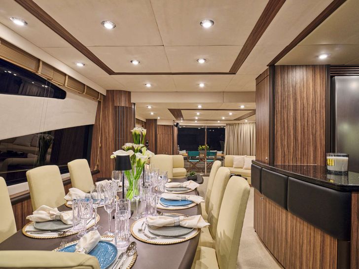 M FIVE Sunseeker 75 Yacht - indoor dining set up M FIVE Sunseeker 75 Yacht - indoor dining set up