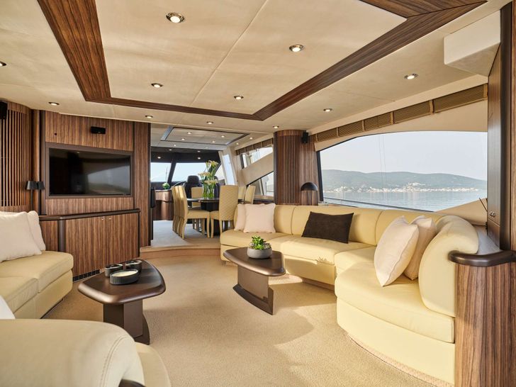 M FIVE Sunseeker 75 Yacht - saloon lounge M FIVE Sunseeker 75 Yacht - saloon lounge