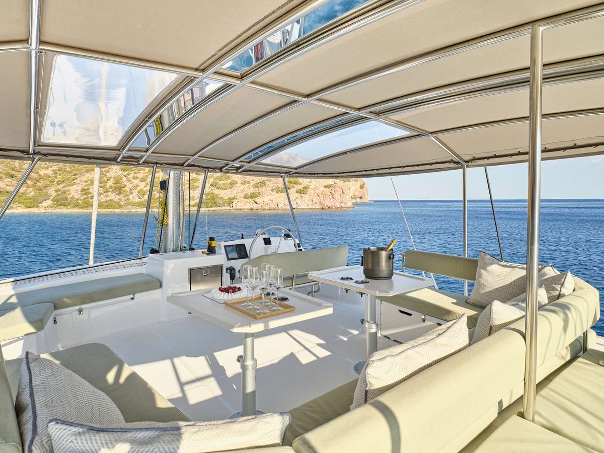 Charter Yacht SAHANA - Bali 5.4 - 4 Cabins - Athens - Mykonos - Paros - Cyclades - Greece
