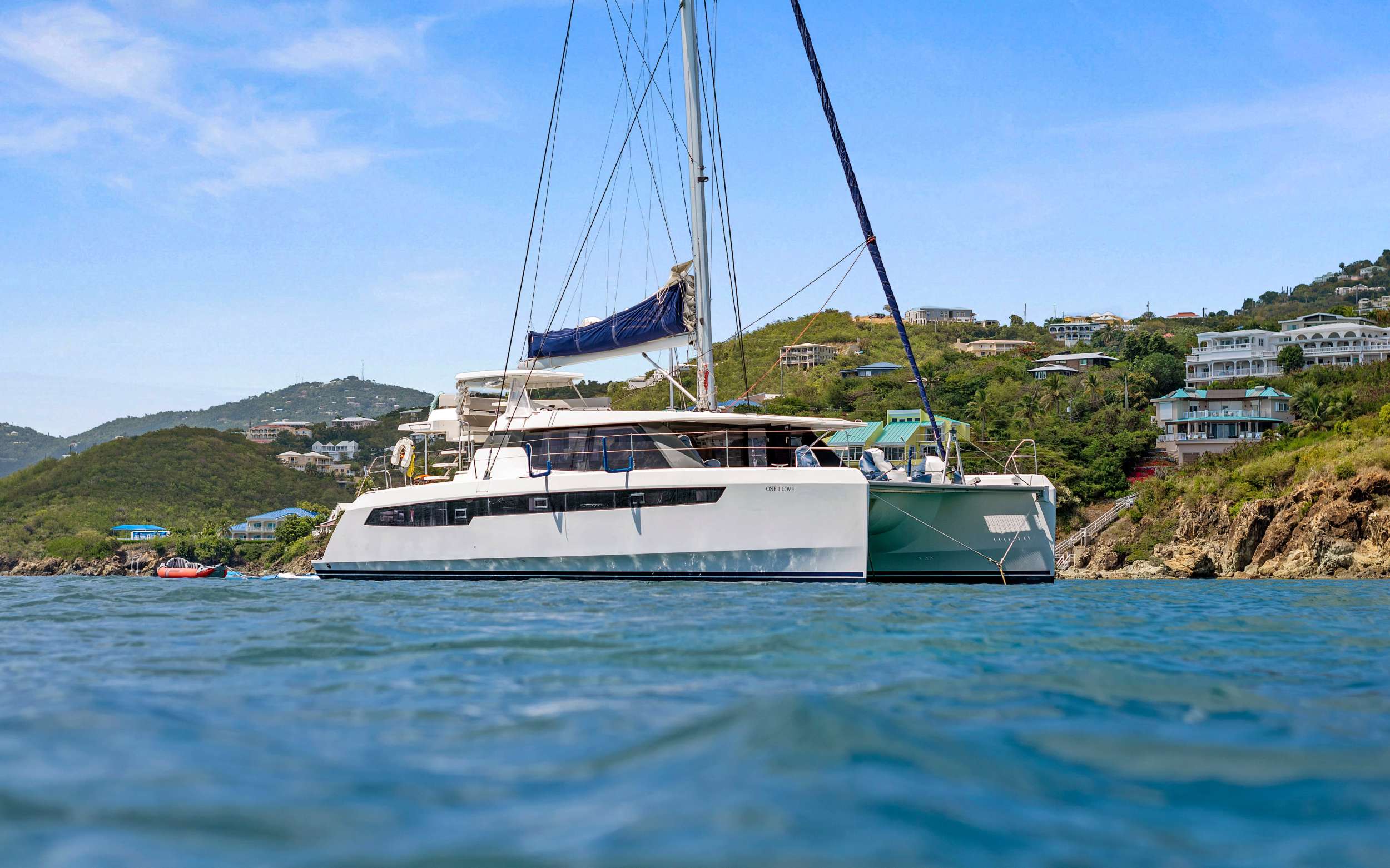 ONE II LOVE Leopard 50 - Starboard