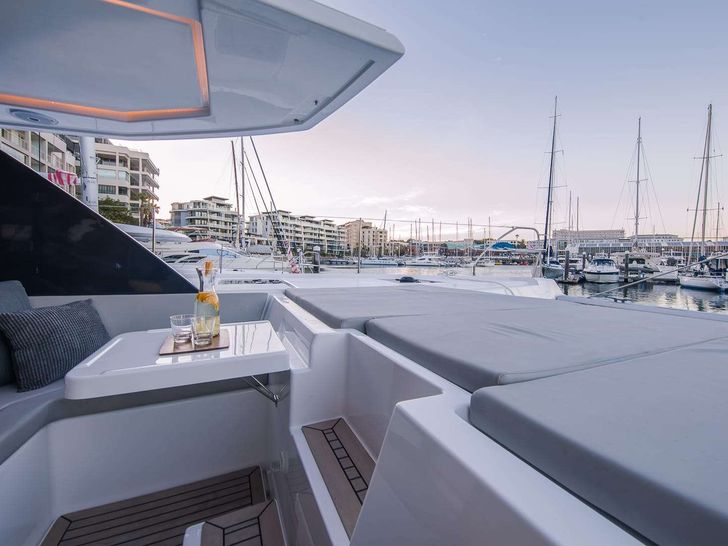 ONE II LOVE Leopard 50 - foredeck lounge ONE II LOVE Leopard 50 - foredeck lounge