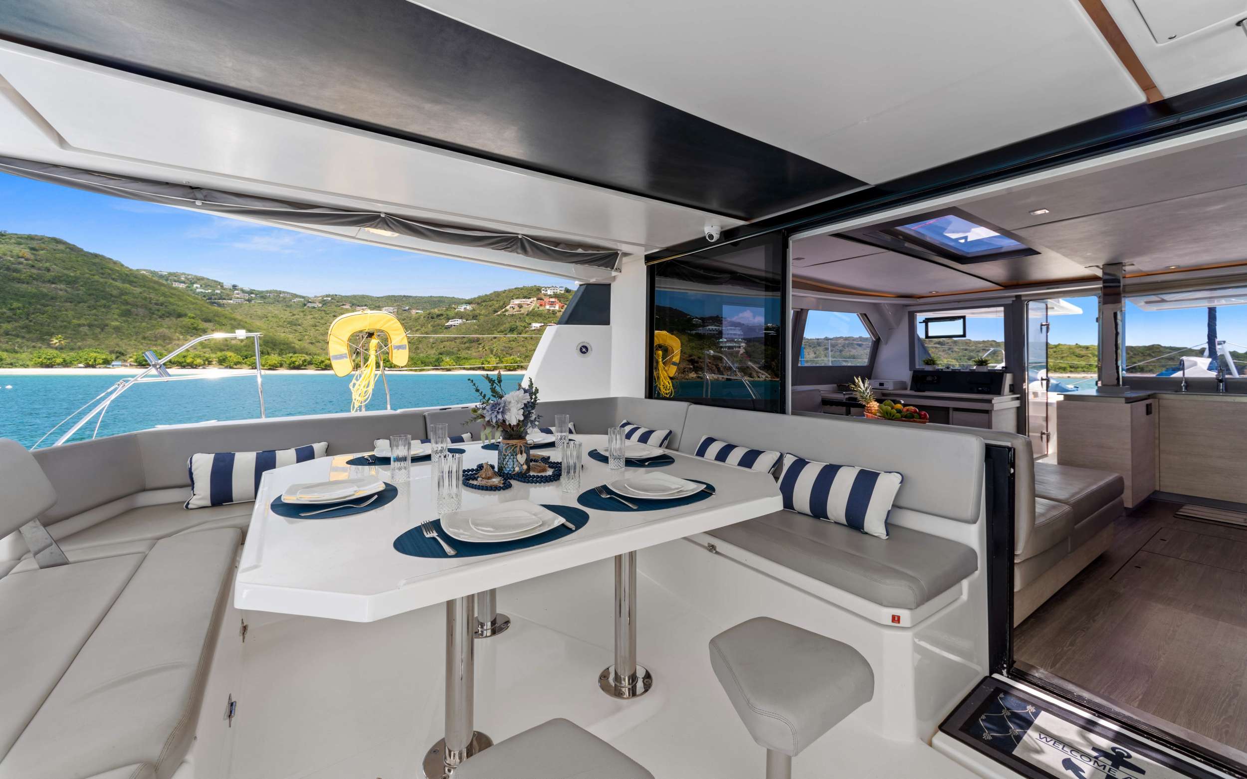 ONE II LOVE Leopard 50 - Aft Deck Dining