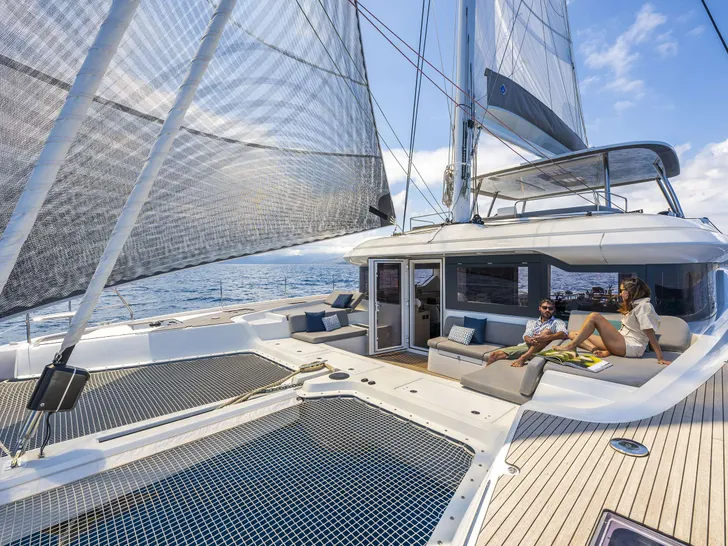 LADY M Lagoon 60 - foredeck LADY M Lagoon 60 - foredeck