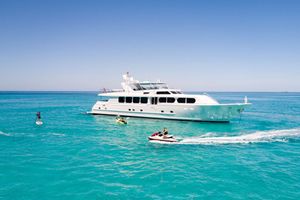 BIRDY - Broward 110 - 4 Cabins - Nassau - Exumas - Bahamas BIRDY - Broward 110 - 4 Cabins - Nassau - Exumas - Bahamas
