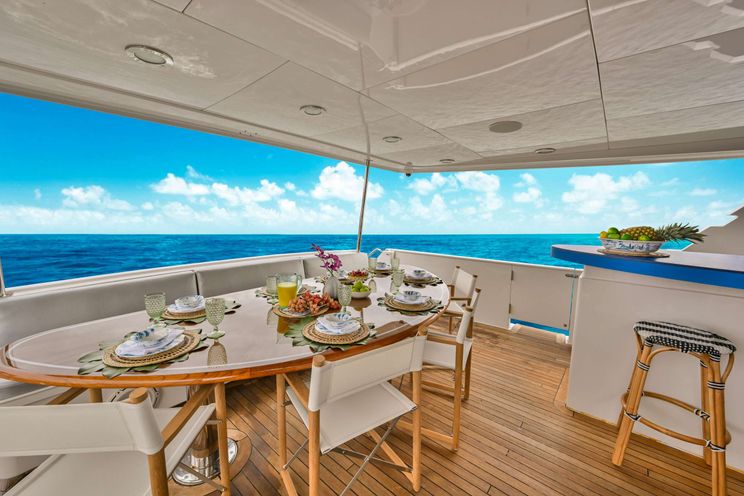 Charter Yacht BIRDY - Broward 110 - 4 Cabins - Nassau - Exumas - Bahamas