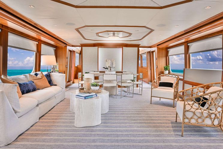 Charter Yacht BIRDY - Broward 110 - 4 Cabins - Nassau - Exumas - Bahamas