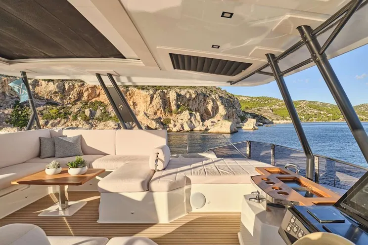 Charter Yacht MAJESTY OF GREECE - Fountaine Pajot Power 67 - 5 Cabins - Nea Peramos - Athens - Mykonos - Paros - Cyclades - Greece