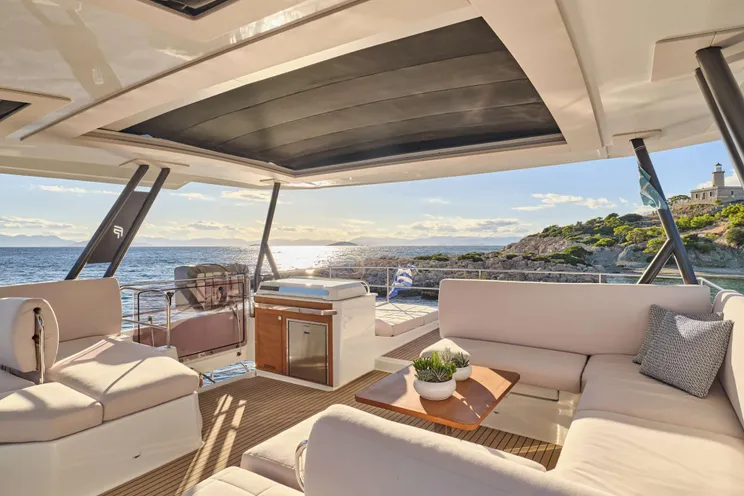 Charter Yacht MAJESTY OF GREECE - Fountaine Pajot Power 67 - 5 Cabins - Nea Peramos - Athens - Mykonos - Paros - Cyclades - Greece