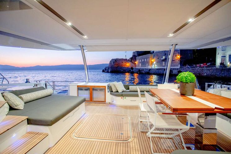 Charter Yacht MAJESTY OF GREECE - Fountaine Pajot Power 67 - 5 Cabins - Nea Peramos - Athens - Mykonos - Paros - Cyclades - Greece