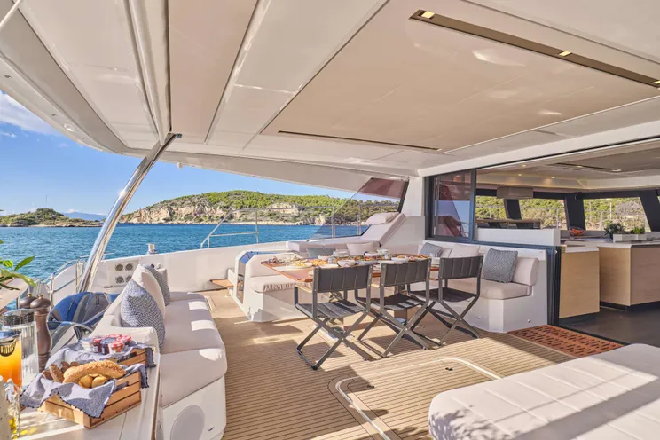 Charter Yacht MAJESTY OF GREECE - Fountaine Pajot Power 67 - 5 Cabins - Nea Peramos - Athens - Mykonos - Paros - Cyclades - Greece