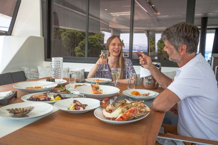 Charter Yacht MAJESTY OF GREECE - Fountaine Pajot Power 67 - 5 Cabins - Nea Peramos - Athens - Mykonos - Paros - Cyclades - Greece