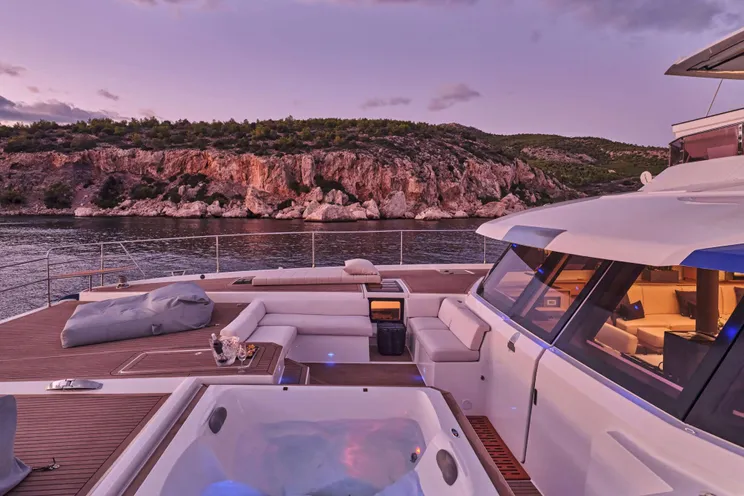 Charter Yacht MAJESTY OF GREECE - Fountaine Pajot Power 67 - 5 Cabins - Nea Peramos - Athens - Mykonos - Paros - Cyclades - Greece