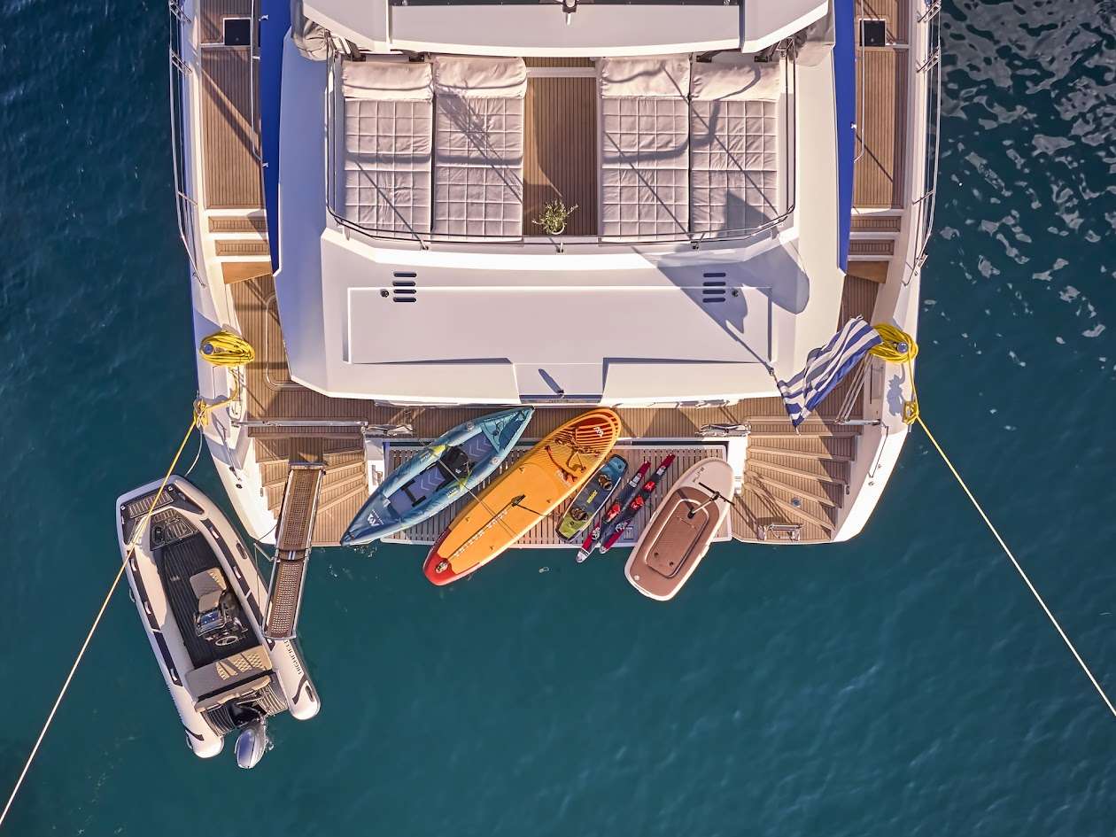 Charter Yacht MAJESTY OF GREECE - Fountaine Pajot Power 67 - 5 Cabins - Nea Peramos - Athens - Mykonos - Paros - Cyclades - Greece