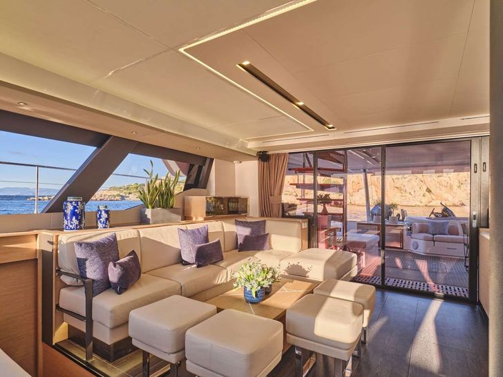 MAJESTY OF GREECE Fountaine Pajot Power 67 - main saloon MAJESTY OF GREECE Fountaine Pajot Power 67 - main saloon