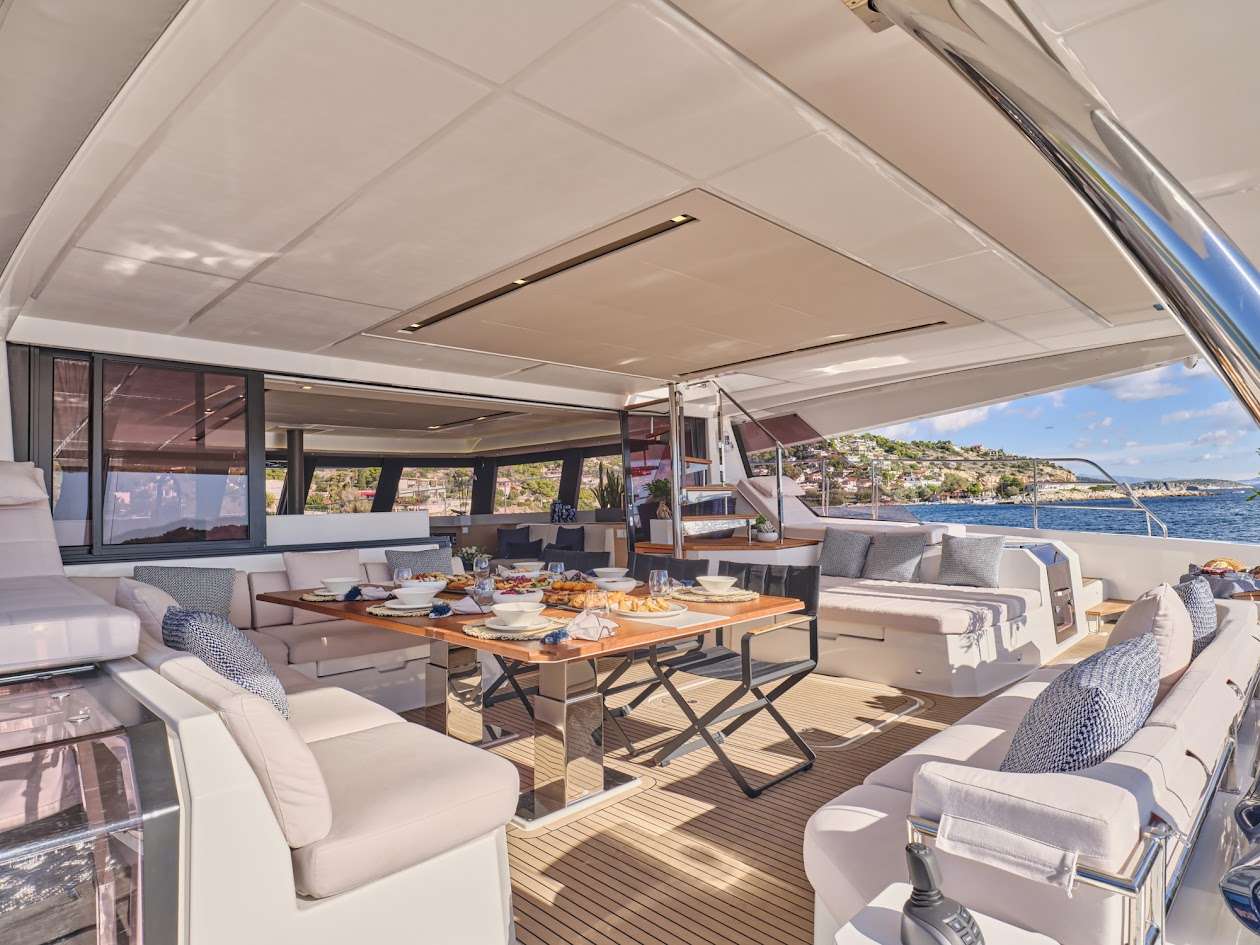 Charter Yacht MAJESTY OF GREECE - Fountaine Pajot Power 67 - 5 Cabins - Nea Peramos - Athens - Mykonos - Paros - Cyclades - Greece