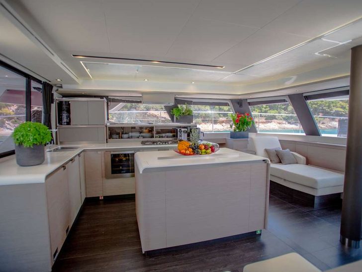 MAJESTY OF GREECE Fountaine Pajot Power 67 - galley MAJESTY OF GREECE Fountaine Pajot Power 67 - galley