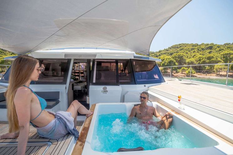 Charter Yacht MAJESTY OF GREECE - Fountaine Pajot Power 67 - 5 Cabins - Nea Peramos - Athens - Mykonos - Paros - Cyclades - Greece