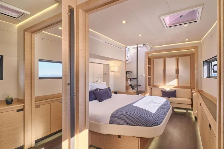 Charter Yacht MAJESTY OF GREECE - Fountaine Pajot Power 67 - 5 Cabins - Nea Peramos - Athens - Mykonos - Paros - Cyclades - Greece