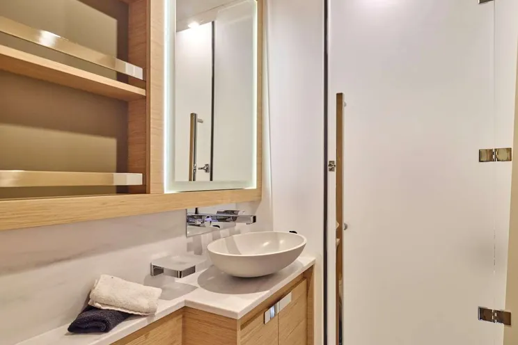 Charter Yacht MAJESTY OF GREECE - Fountaine Pajot Power 67 - 5 Cabins - Nea Peramos - Athens - Mykonos - Paros - Cyclades - Greece