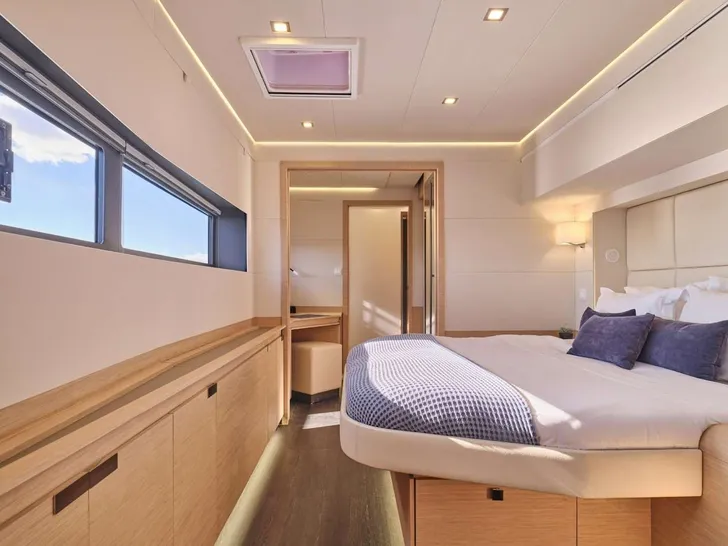 MAJESTY OF GREECE Fountaine Pajot Power 67 - VIP cabin MAJESTY OF GREECE Fountaine Pajot Power 67 - VIP cabin