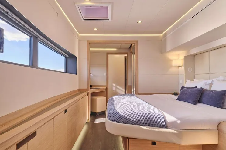 Charter Yacht MAJESTY OF GREECE - Fountaine Pajot Power 67 - 5 Cabins - Nea Peramos - Athens - Mykonos - Paros - Cyclades - Greece