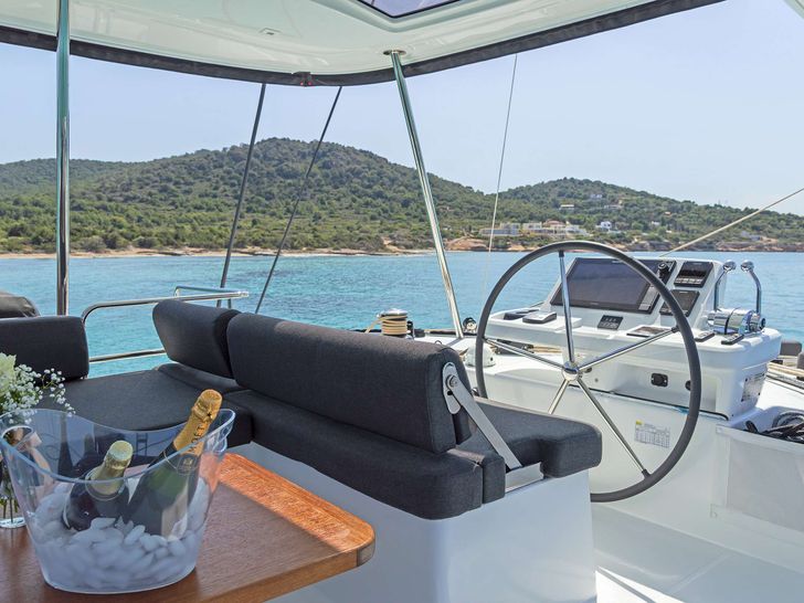 EFFIE STAR Lagoon 51 EFFIE STAR Lagoon 51