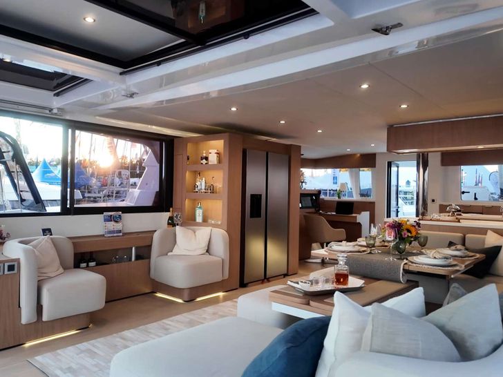 SNAPDRAGON Bali 5.8 - Saloon SNAPDRAGON Bali 5.8 - Saloon