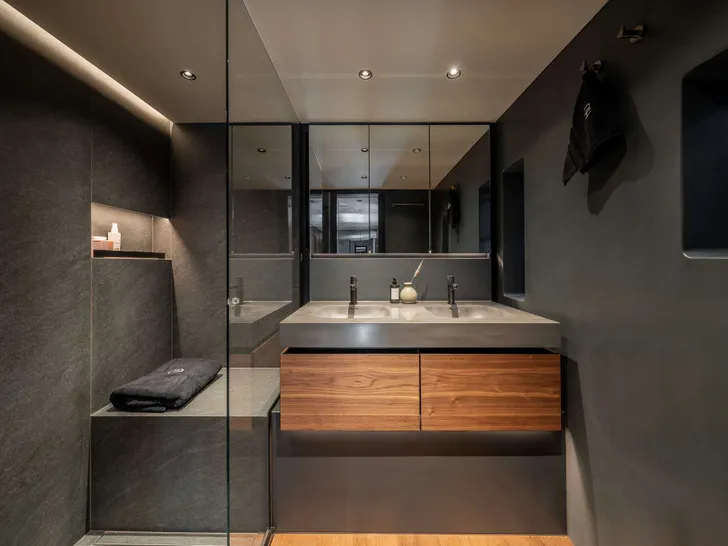 DOUBLE HAPPINESS Sunreef 60 Eco Power - VIP cabin bathroom DOUBLE HAPPINESS Sunreef 60 Eco Power - VIP cabin bathroom