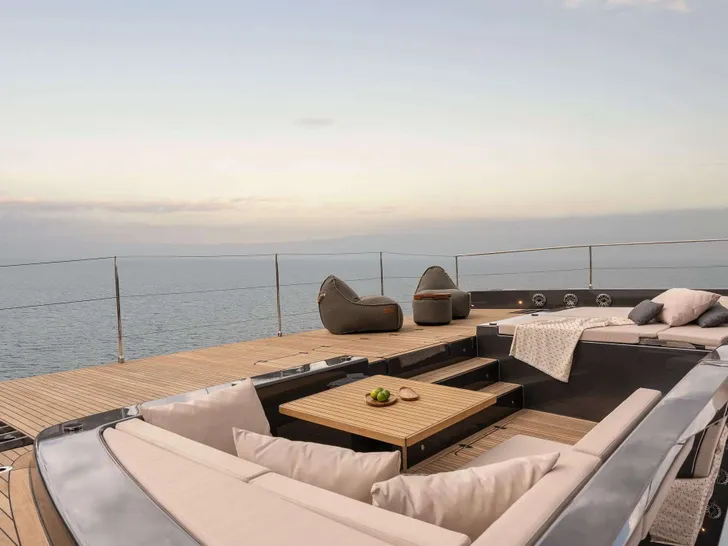 DOUBLE HAPPINESS Sunreef 60 Eco Power - foredeck lounge DOUBLE HAPPINESS Sunreef 60 Eco Power - foredeck lounge