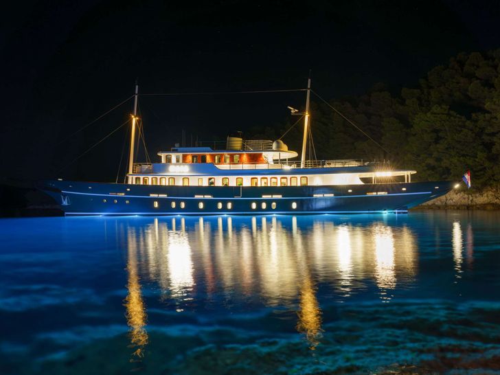 MAIA Custom Sailing Yacht 53m - at night MAIA Custom Sailing Yacht 53m - at night